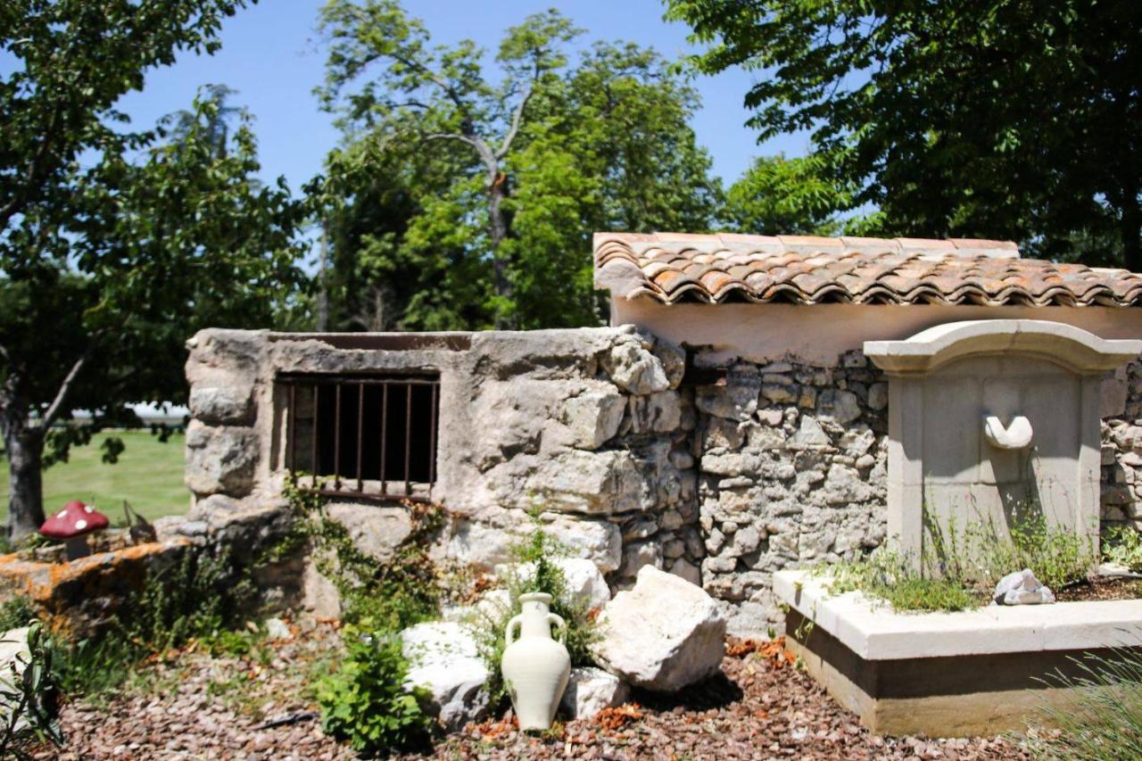 Le Mas De La Calade Bed & Breakfast Aix-en-Provence Exterior photo